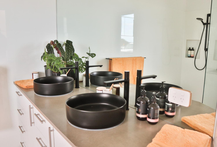 Bathroom 3, Modras Apartments Tumby Bay, Tumby Bay