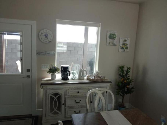 Others 2, White Rocks-4beds, 3bath,hot tub, Washington