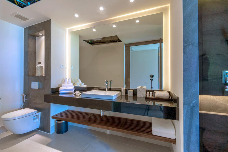 Bathroom 5, Patong Heights, Phuket Island