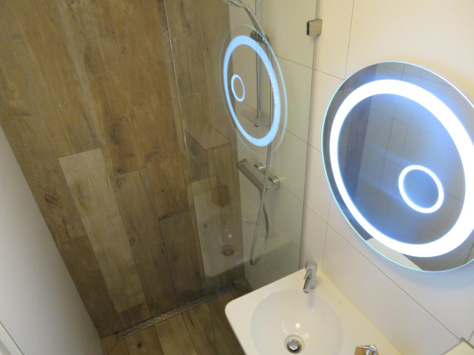 Bathroom, Bicycle Hotel Amsterdam, Amsterdam