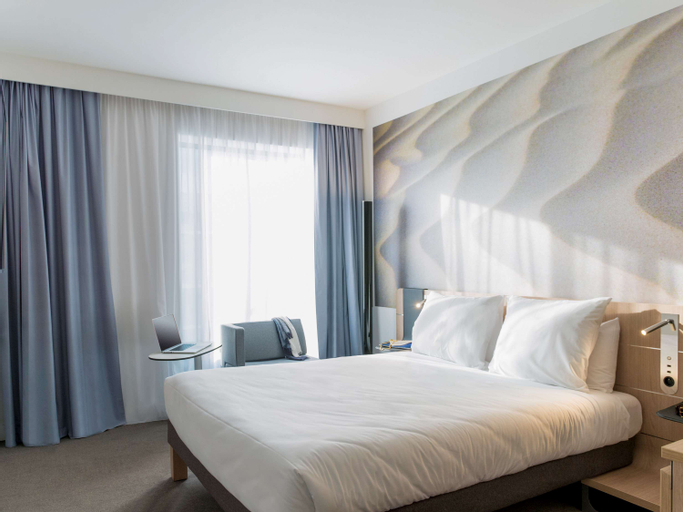 Bedroom 3, Novotel Charleroi Centre, Hainaut
