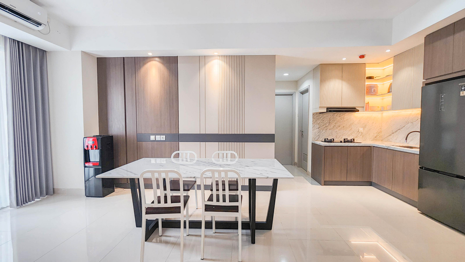 Dining Room 17