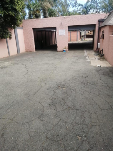 Others 5, FK Guest Inn, Ekurhuleni
