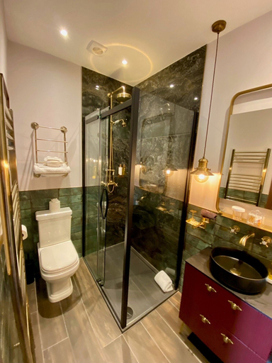 Bathroom 3, Abbotsford Hotel, South Ayrshire