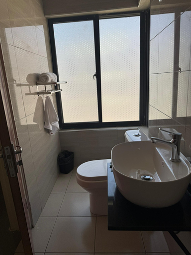 Bathroom 3, Eleganciana Lodges Ltd, Lusaka