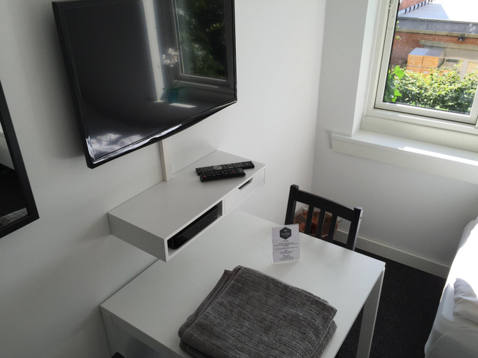 Others 5, Close But Quiet, Herlev