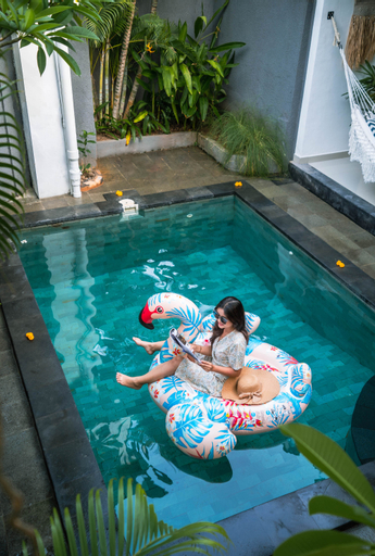 Swimming Pool 23