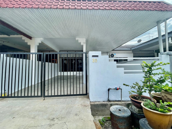 Exterior & Views, Home39#4pax#jpnstyle#netflix#NearIconCity, Seberang Perai Tengah