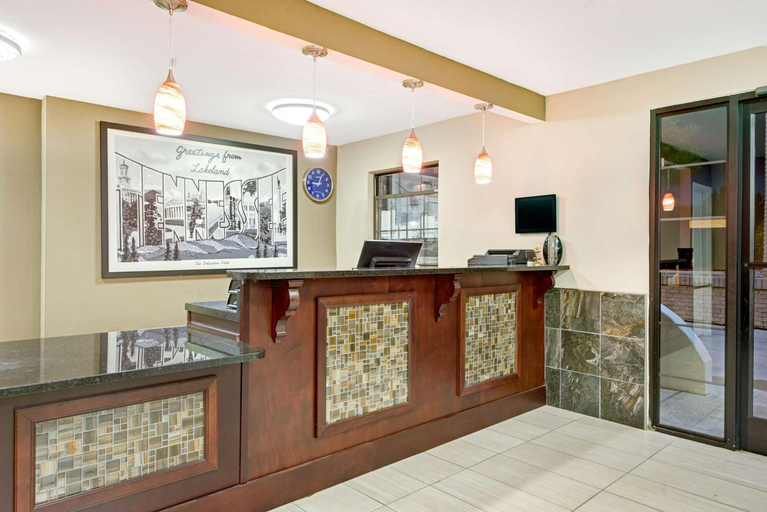 Public Area 2, Super 8 by Wyndham Lakeland, Shelby