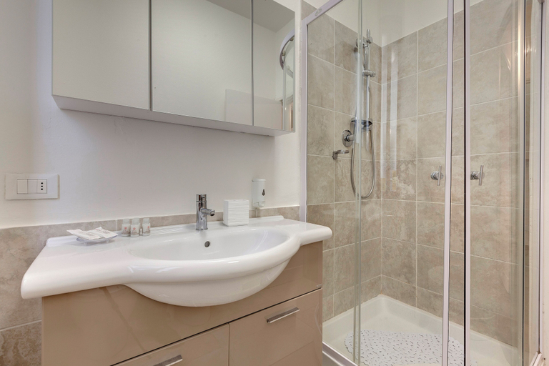 Bathroom 4, Mamo Florence - Santo Stefano Apartment, Florence