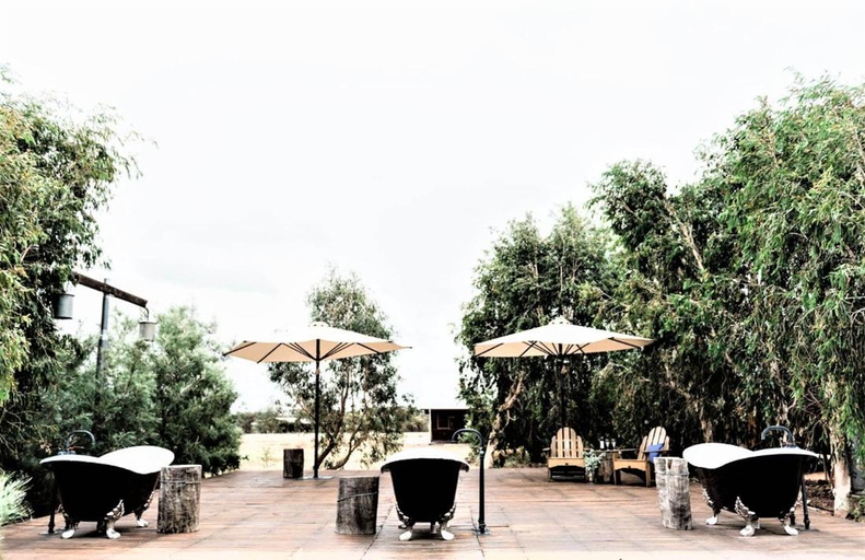 Others 5, Saltbush Retreat, Longreach