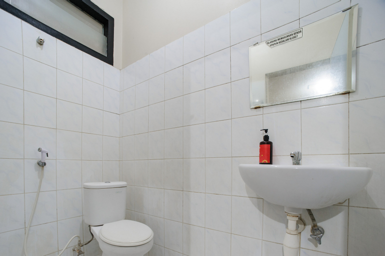 Bathroom 7