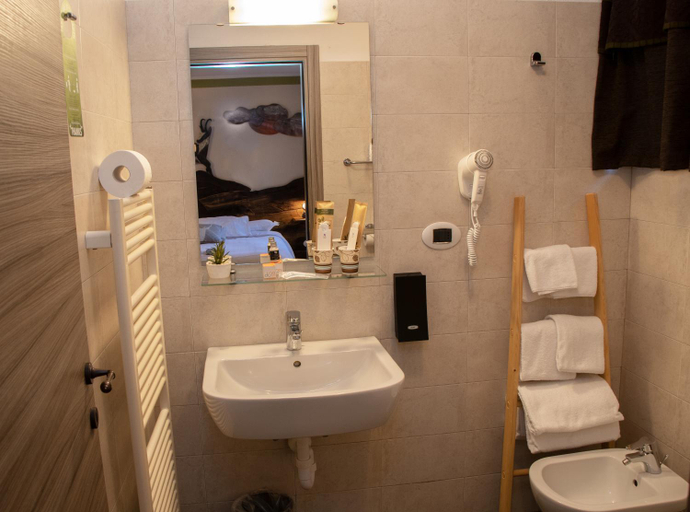 Bathroom 5, Maison Cly Hotel & Restaurant, Aosta