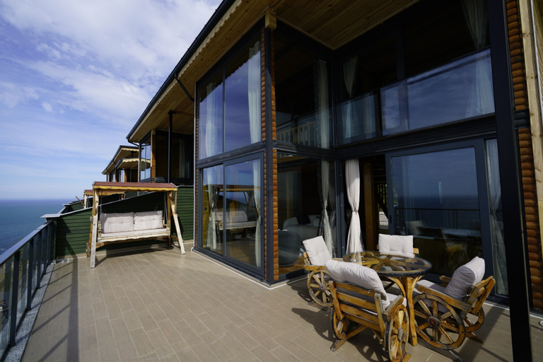 Public Area, Ve-nek Villa Suit, Pazar