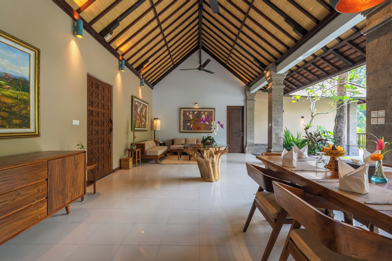 Dining Room 11