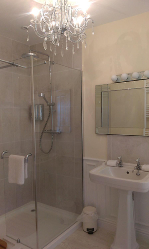 Bathroom 3, Min-y-Don Guest House 5 Star Gold Award, Conwy