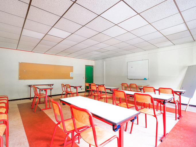 Business Facilities, Hi France, Paris