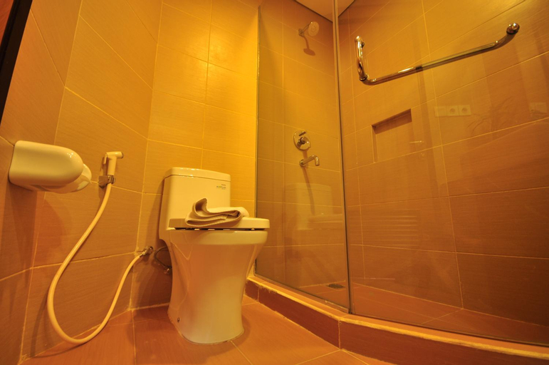 Bathroom 12
