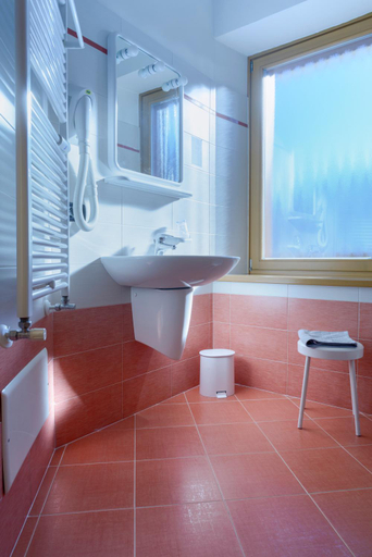 Bathroom 3, Hotel La Nuova Montanina, Belluno