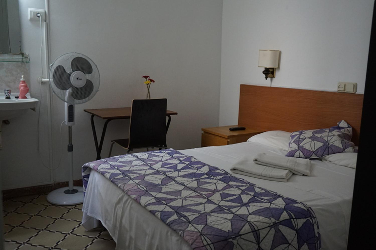 5, Hostal Sant Carlo, Barcelona