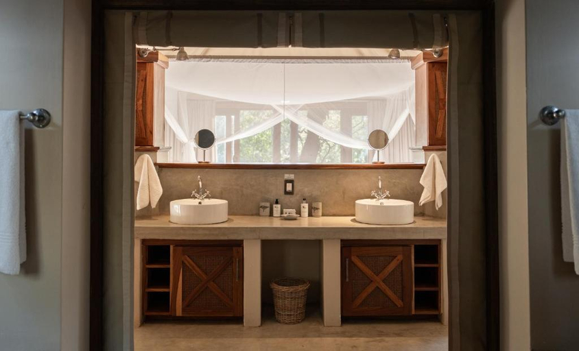 Bathroom 5, Tuli Safari Lodge Mashatu