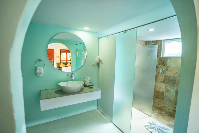 Bathroom 4
