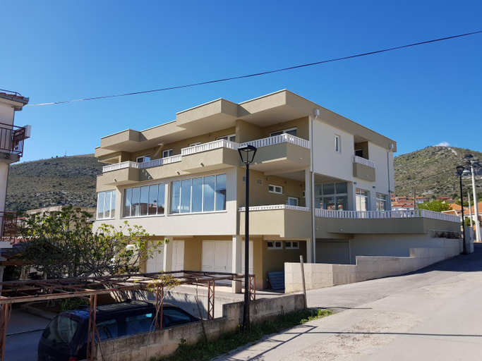 Others 3, Apartmani MARELLA, Trogir