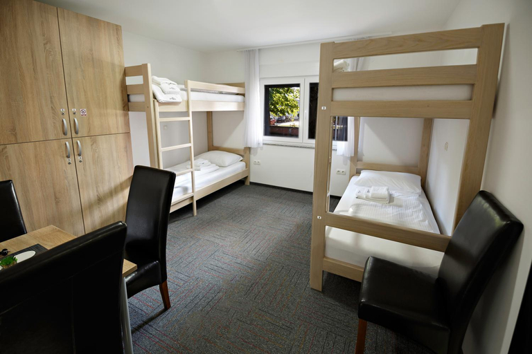 Others 3, Hostel Mali Pariz, Slavonski Brod