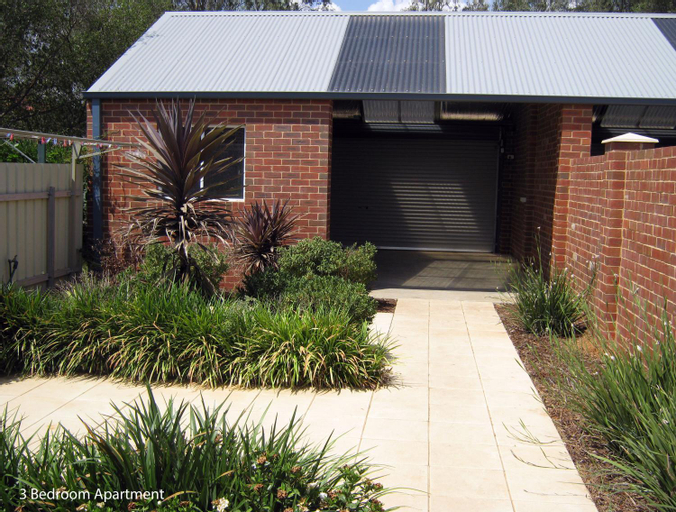 The Charles Boutique Hotel & Dining, Wagga Wagga - Pt A