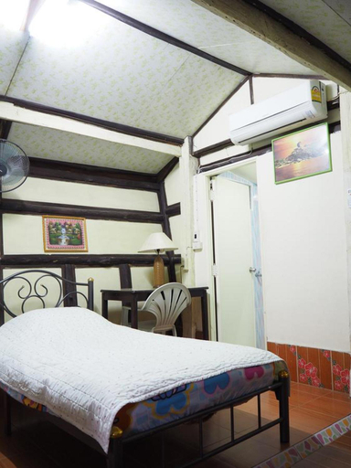 Others 4, Three J Guesthouse, Mueang Kamphaeng Phet