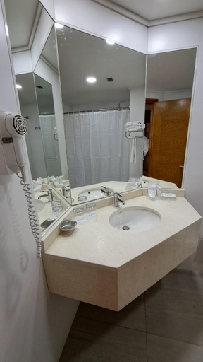 Bathroom 4, Hotel Diego de Almagro Curico, Curicó
