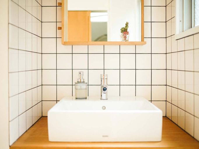 Bathroom 3, ROUTE - Cafe and Petit Hostel, Nagasaki