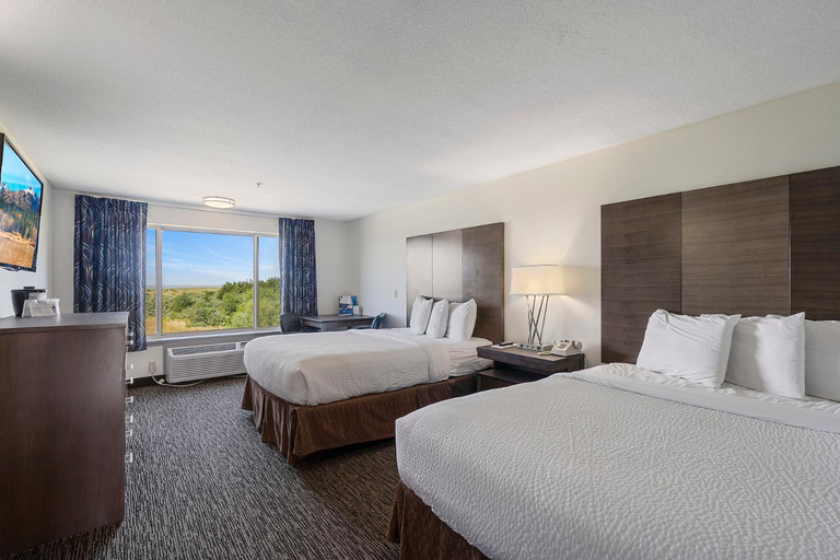 Bedroom 2, Oceanview Inn At The Arch, Pacific