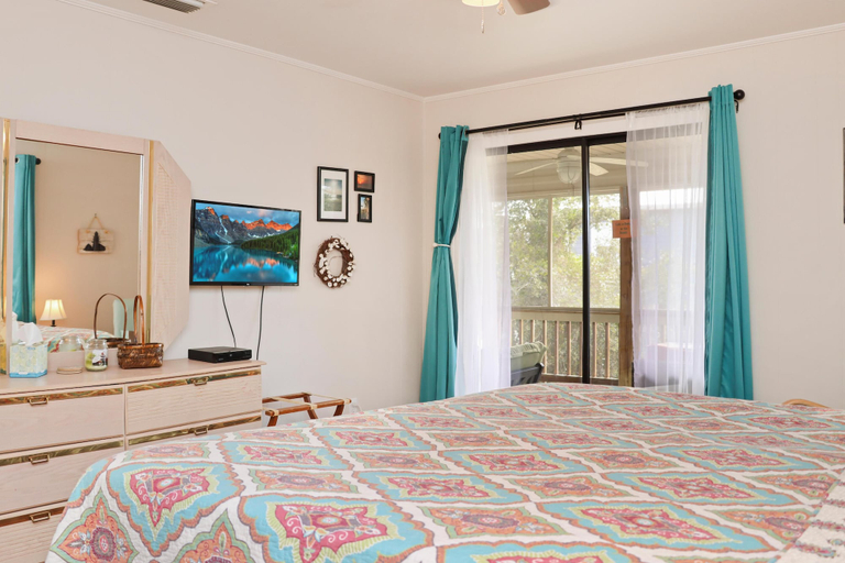 Bedroom 2, Blue Moon Cottage, Gulf