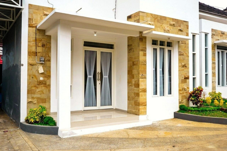 Exterior & Views, Villa D'coopers7 depan JATIM PARK2 pas 2bedroom, Malang