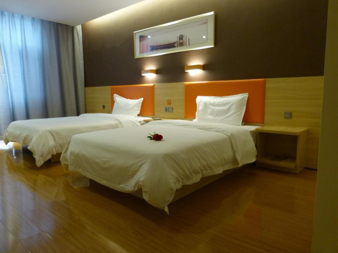 Bedroom 3, 7 Days Premium·Delingha Center Square, Haixi Mongol and Tibetan