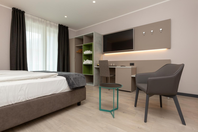 Bedroom 2, Hotel Garni Garda Life-NEW, Trento