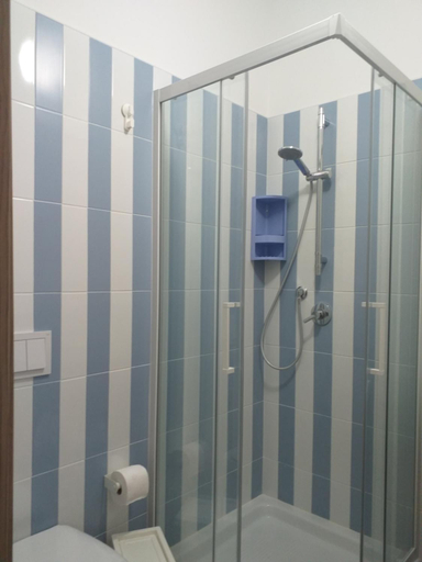 Bathroom 4, B&B Marsa', Syracuse
