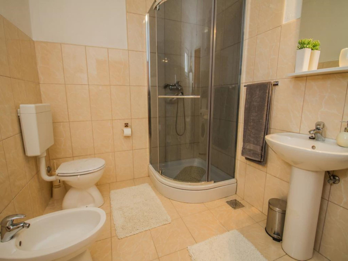 Bathroom, Tranquil Getaway Villa Prapatnica With Pool and Garden, Seget