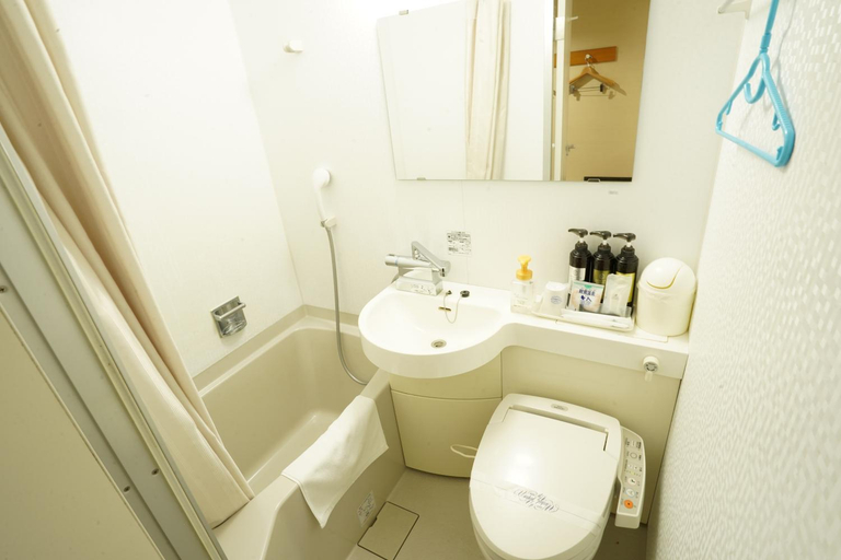 Bathroom 3, hotel ookura, Kanoya