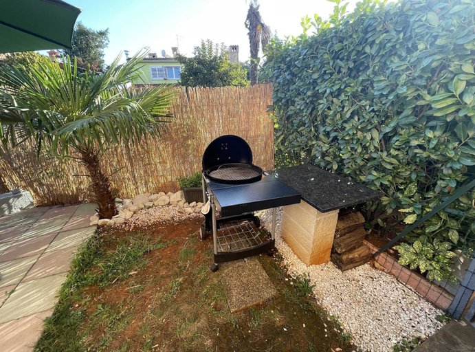 Others 5, Classic and Modern Umag Apartment With Terrace and BBQ, Umag