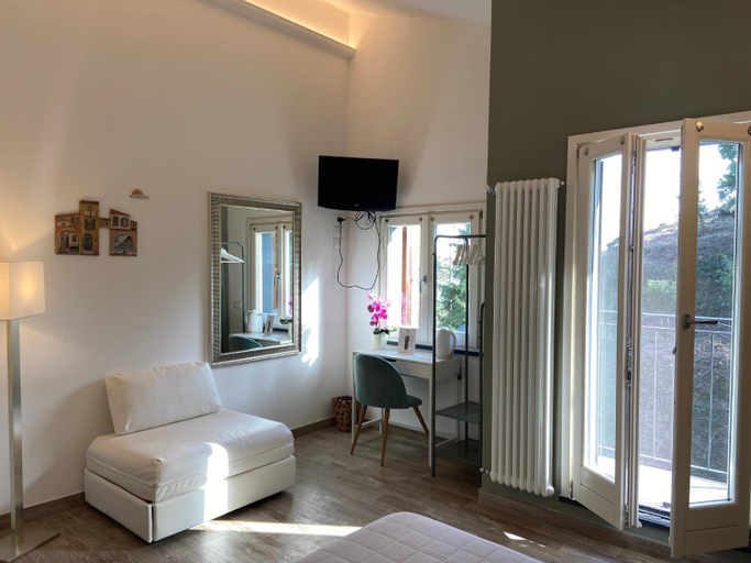 Others 3, Hotel Il colle di Monterosso, La Spezia
