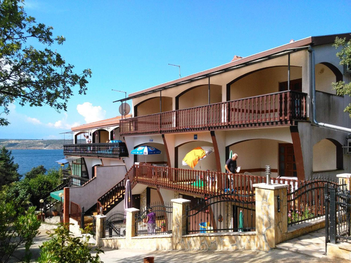 Others 4, Apartments Delfin, Posedarje