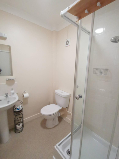 Bathroom 3, The Wolfe Inn Wolfscastle, Pembrokeshire