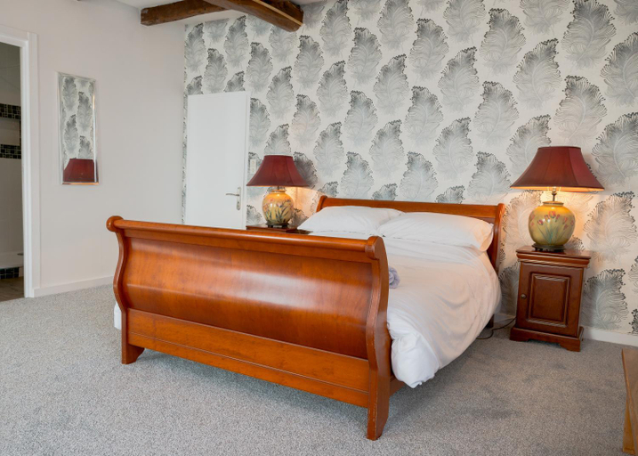 Others 5, AUBERGE DU NOYER, Charente