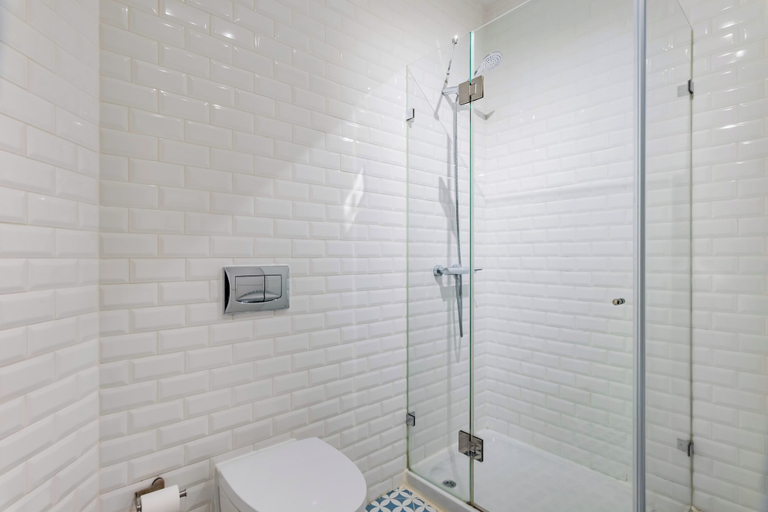 Bathroom 3, Monica's Place, a Friends Inspired Flat, Lisbon