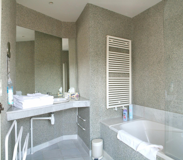 Bathroom 2