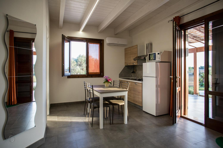 Others 5, Villa Maria Salento, Lecce