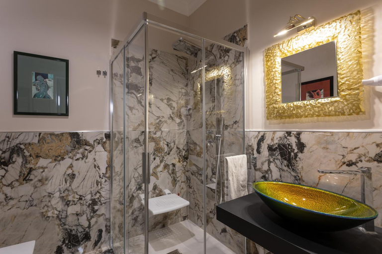 Bathroom 3, Domus Clelia (Paestum Antica) Luxury rooms, Salerno