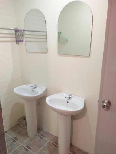 Bathroom 12